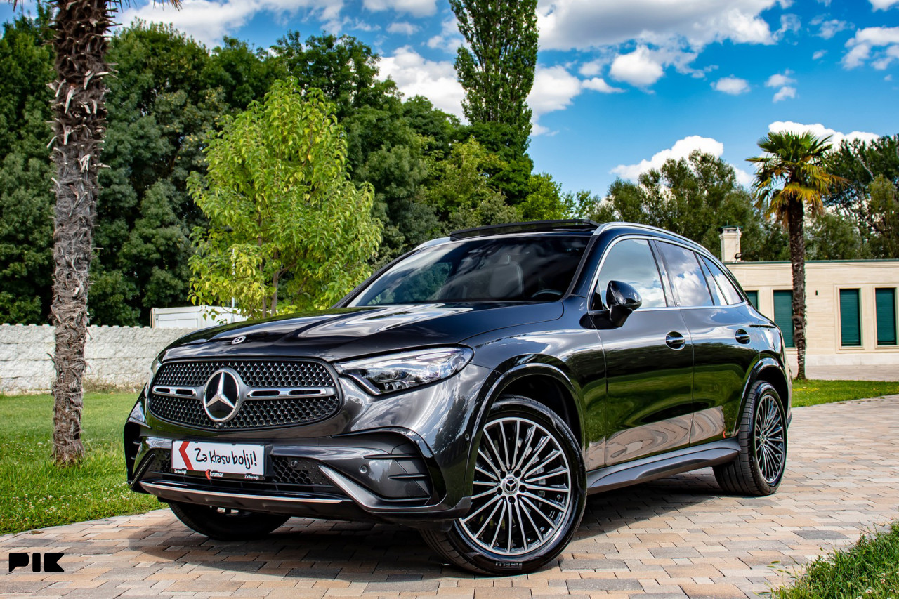 Mercedes GLC 300 de 4Matic AMG DIGITAL Panorama 333 KS Novi model