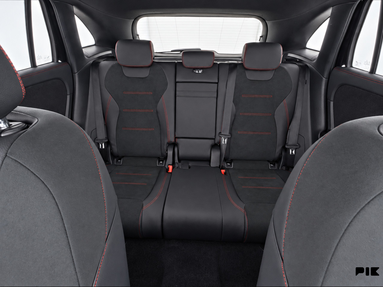 Mercedes GLA 200 D DCT 8G-Tronic AMG Line -Full LED- -Novi model-