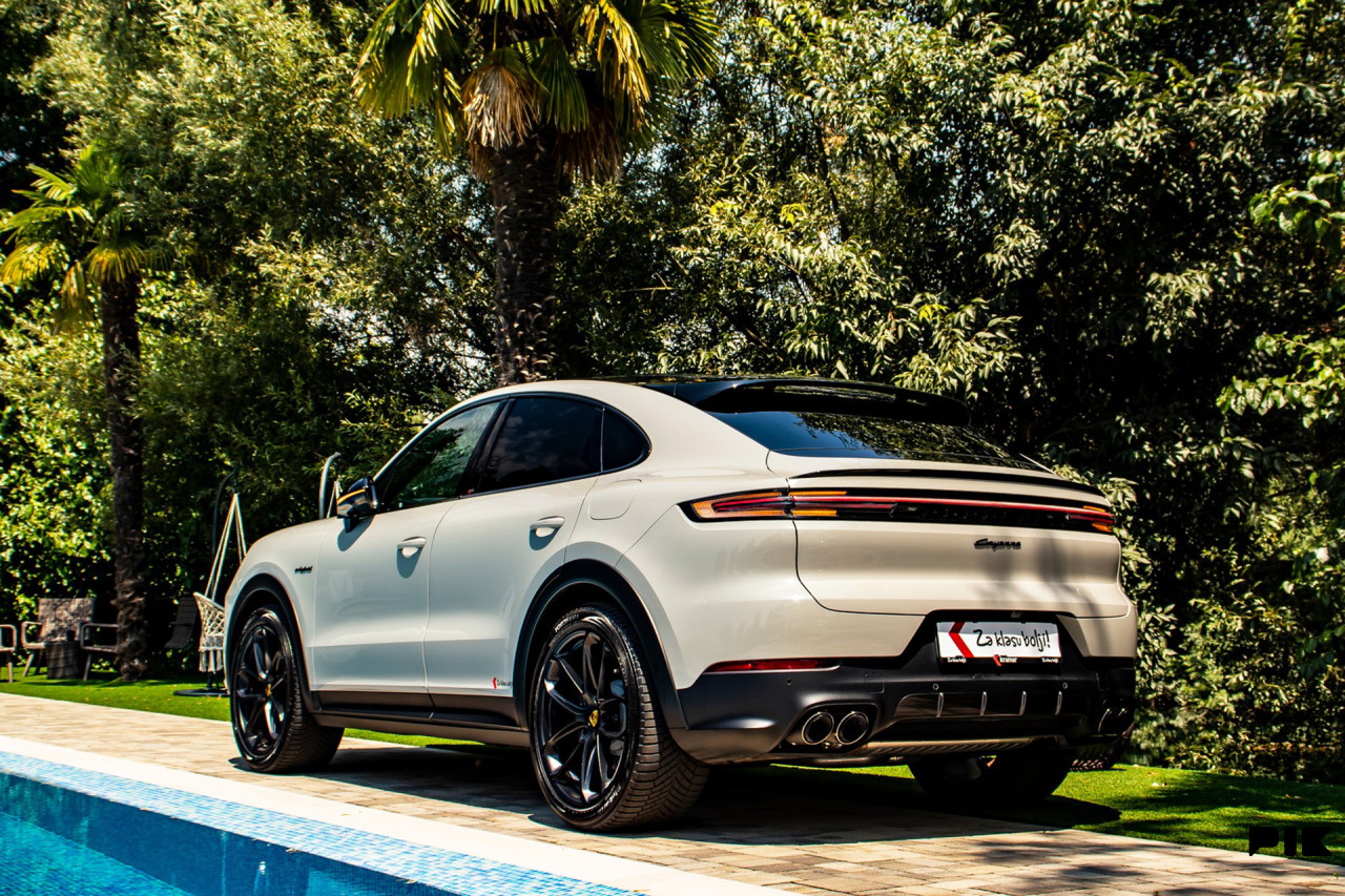 Porsche Cayenne E-Hybrid Coupe Carbon MATRIX LED 470 KS -FACELIFT