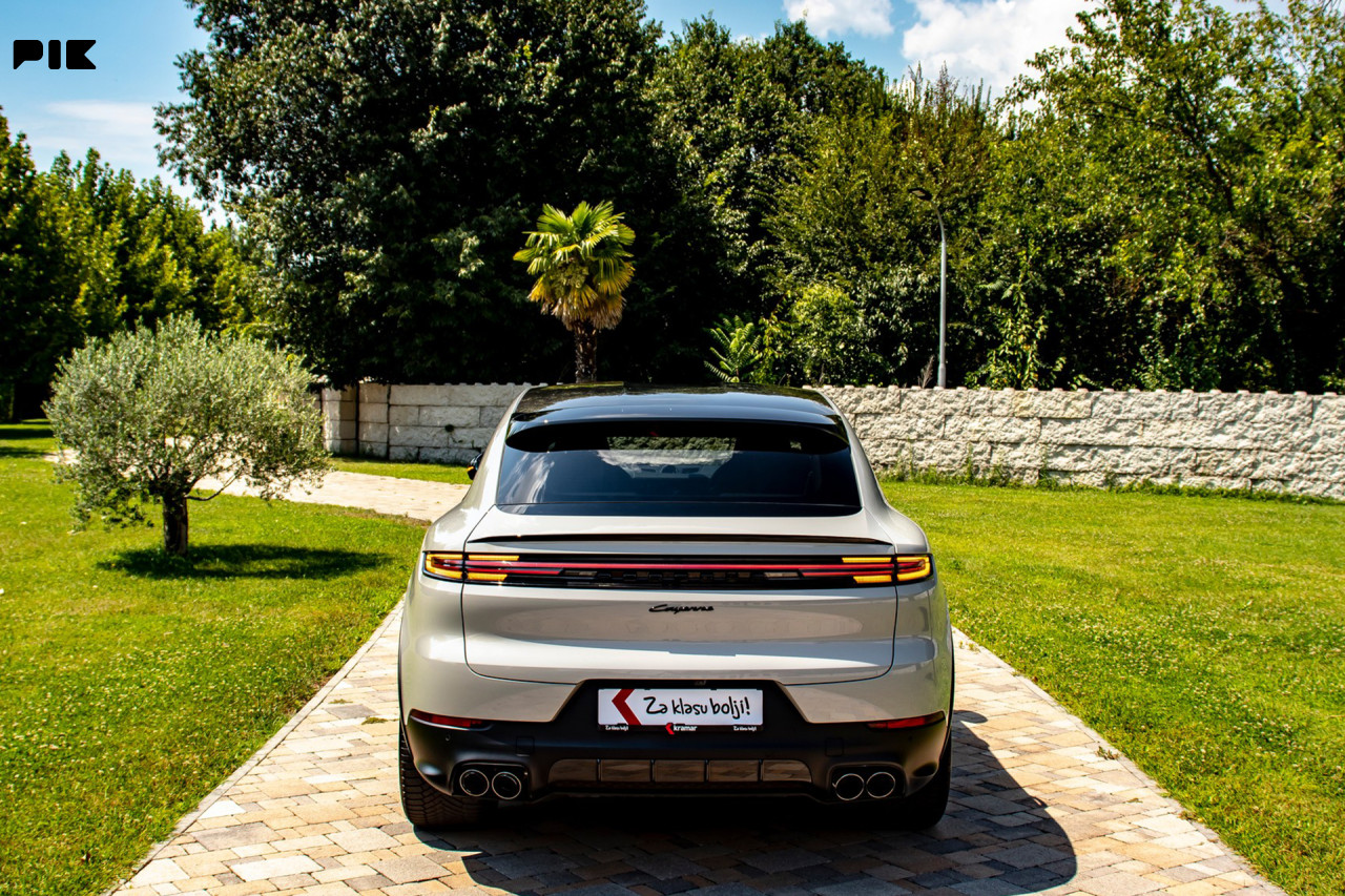 Porsche Cayenne E-Hybrid Coupe Carbon MATRIX LED 470 KS -FACELIFT