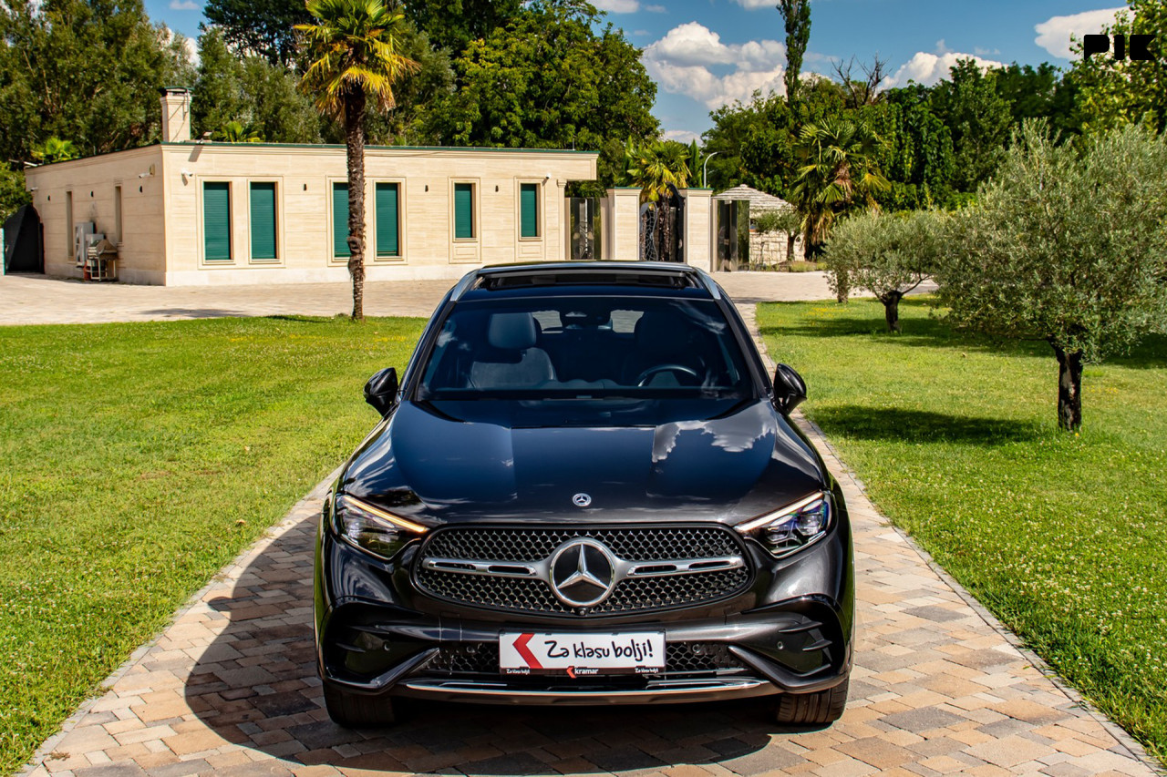 Mercedes GLC 300 de 4Matic AMG DIGITAL Panorama 333 KS Novi model