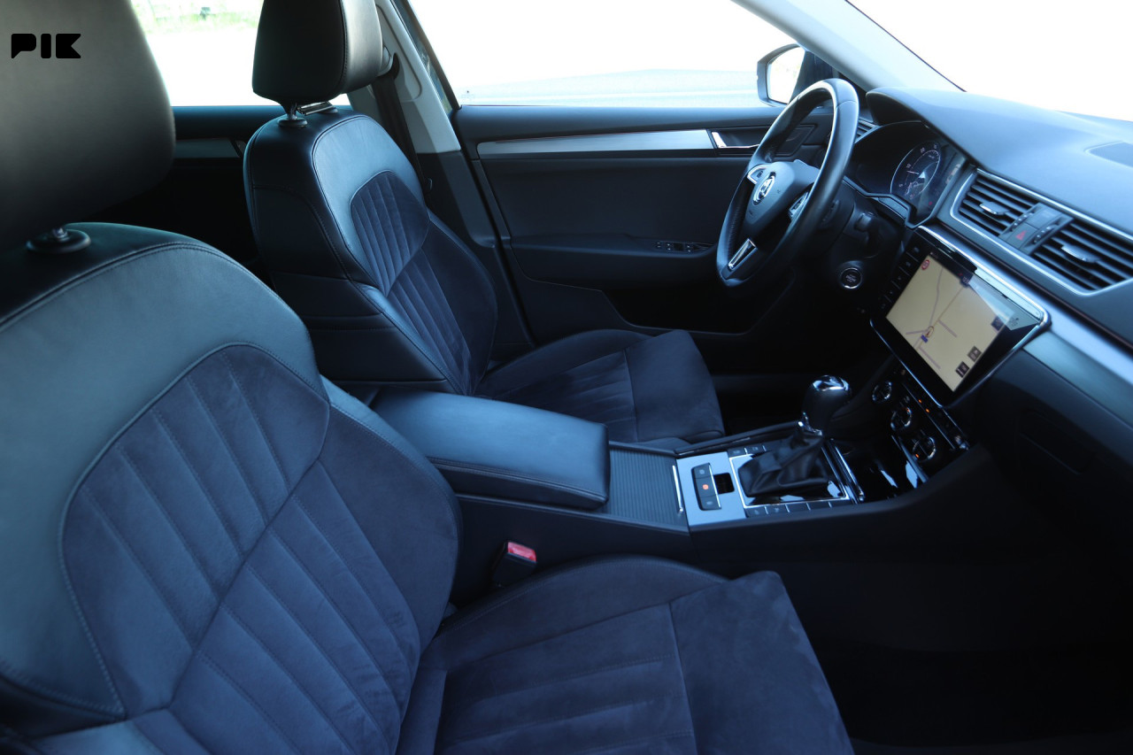 Škoda Superb 2.0 TDI DSG-Tiptronik Luxus 150 KS