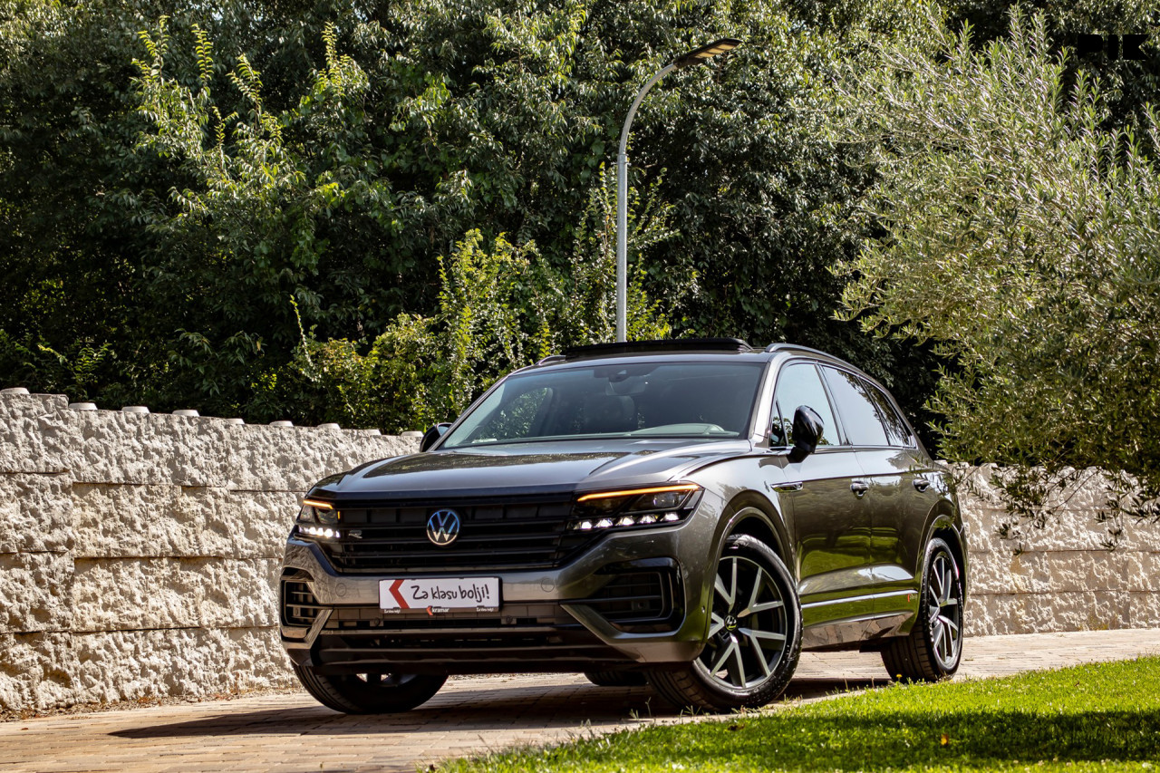 Volkswagen Touareg 3.0 TDI 4Motion R-Line LUFTFEDERUNG Panorama