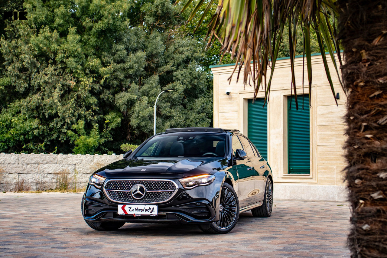 Mercedes E 450 d 4Matic AMG NIGHT-PAKET AIRMATIC DIGITAL Panorama