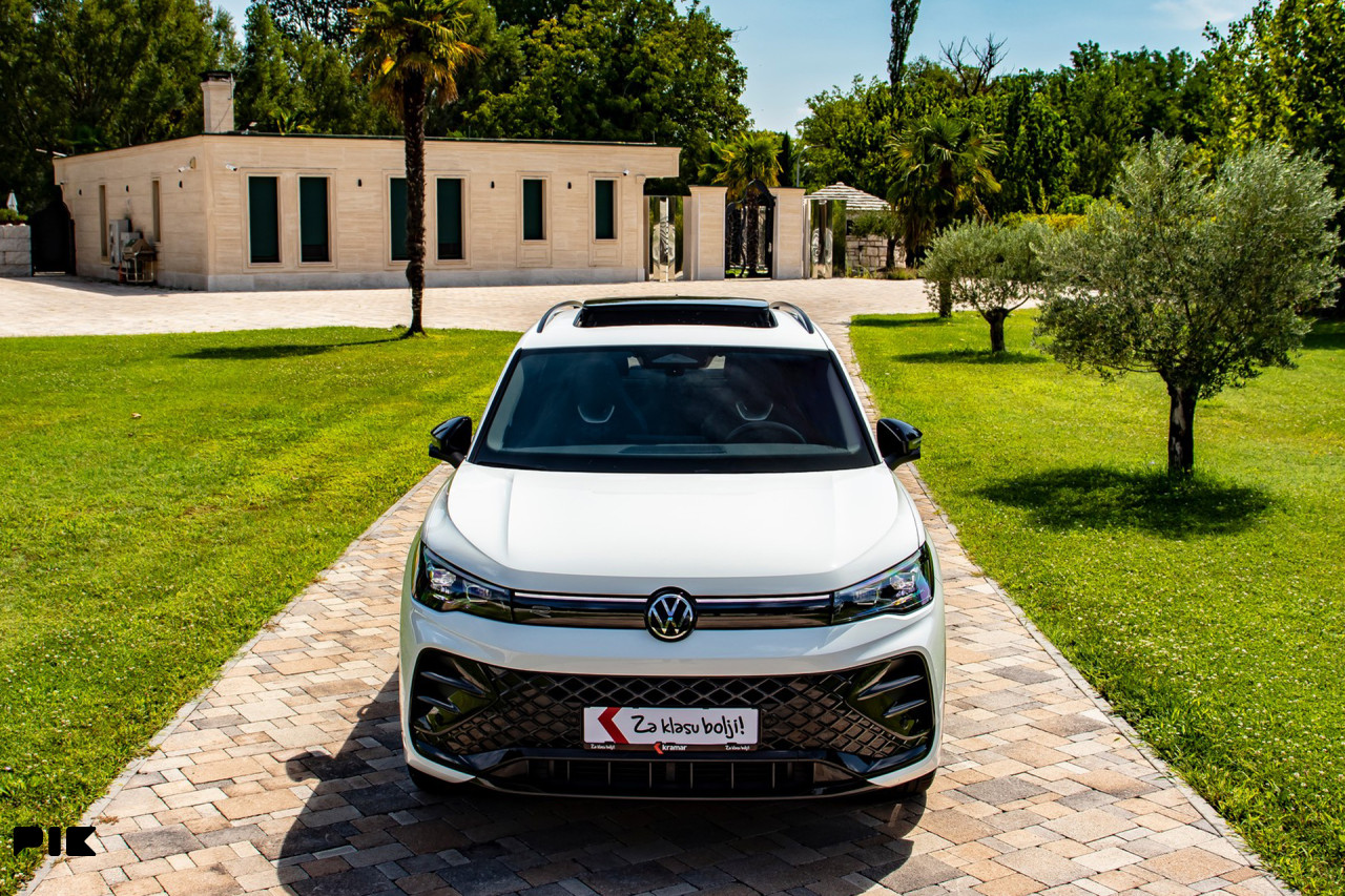 Volkswagen Tiguan 2.0 TDI DSG R-Line Black IQ.LIGHT PANORAMA