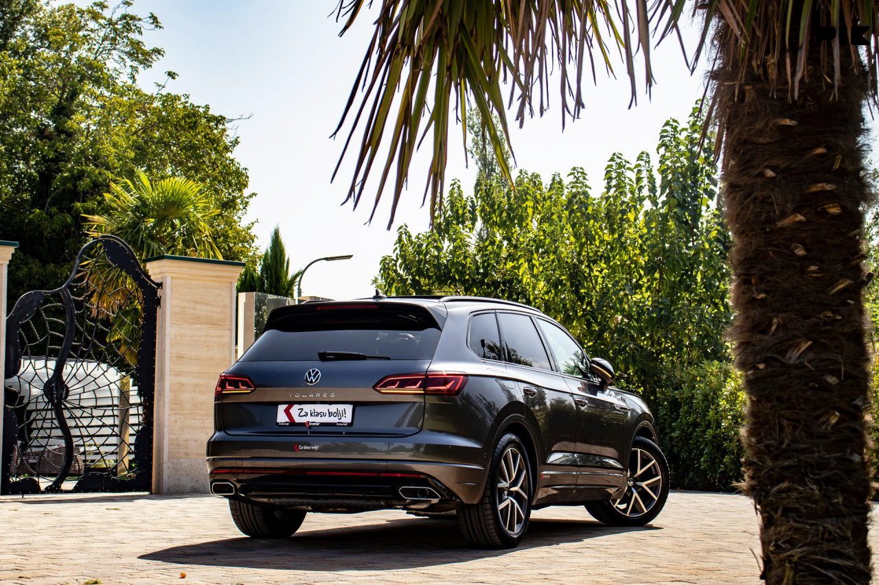 Volkswagen Touareg 3.0 TDI 4Motion R-Line LUFTFEDERUNG Panorama