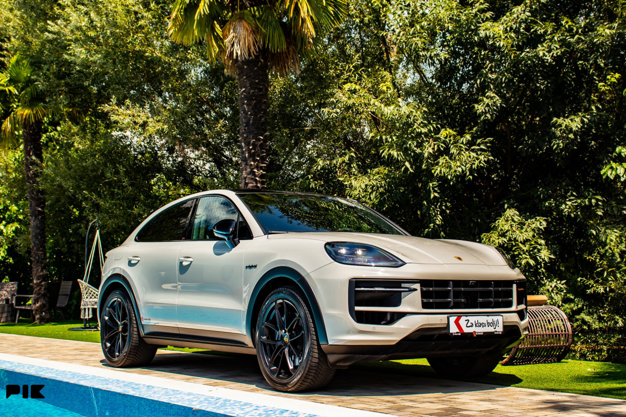 Porsche Cayenne E-Hybrid Coupe Carbon MATRIX LED 470 KS -FACELIFT