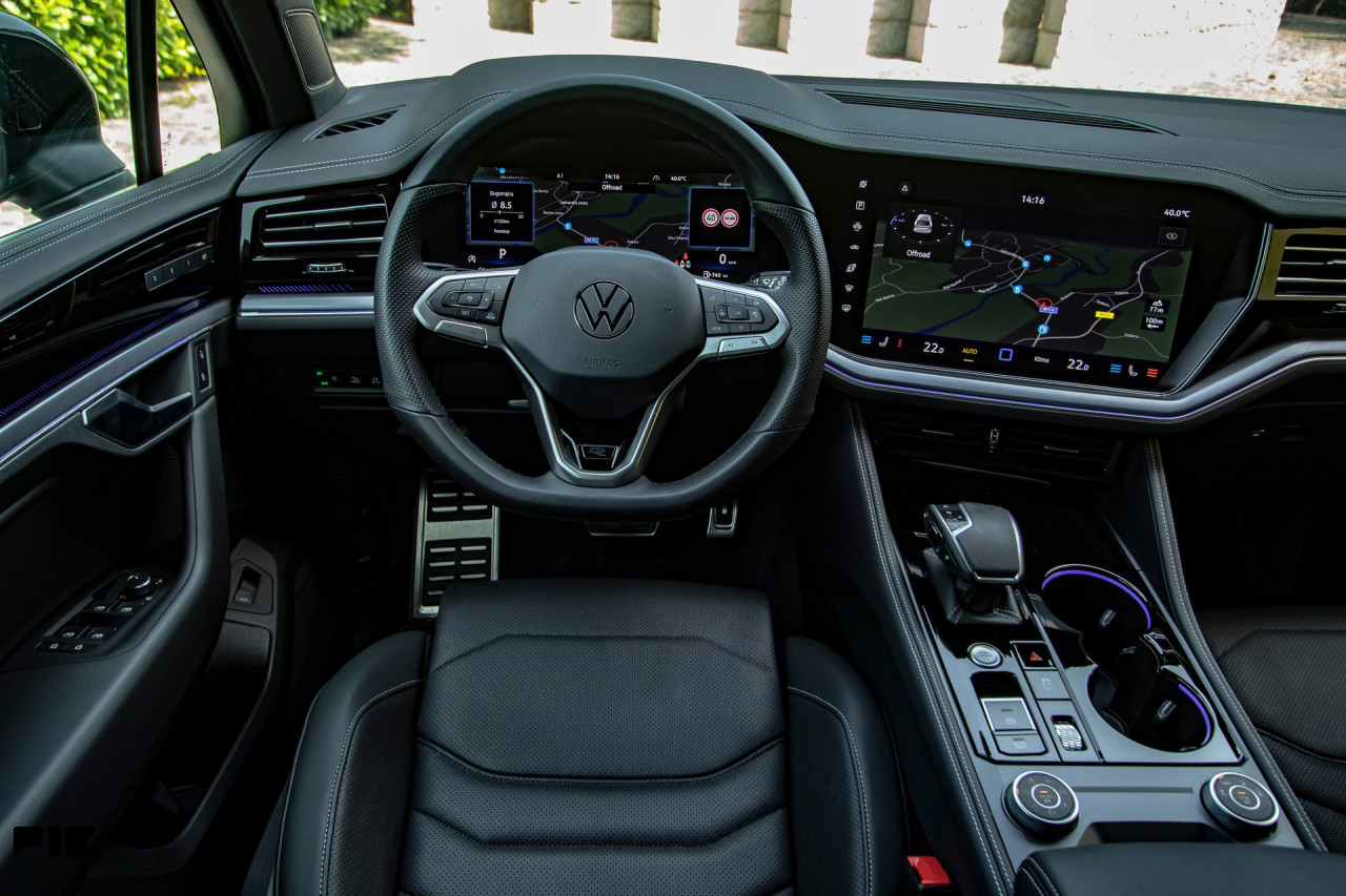 Volkswagen Touareg 3.0 TDI DSG 4Motion R-Line HD Matrix -FACELIFT