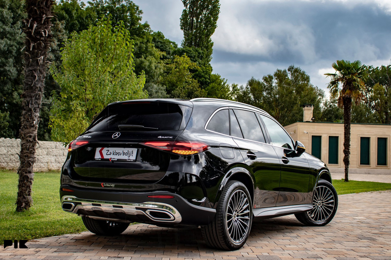 Mercedes GLC 300 de 4Matic 9G-Tronic AMG Line DIGITAL LED 333 KS