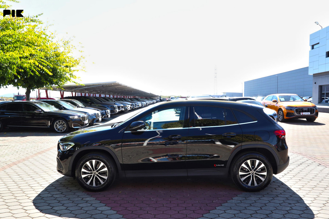 Mercedes GLA 200 D DCT 8G-Tronic STYLE Panorama -Full LED-