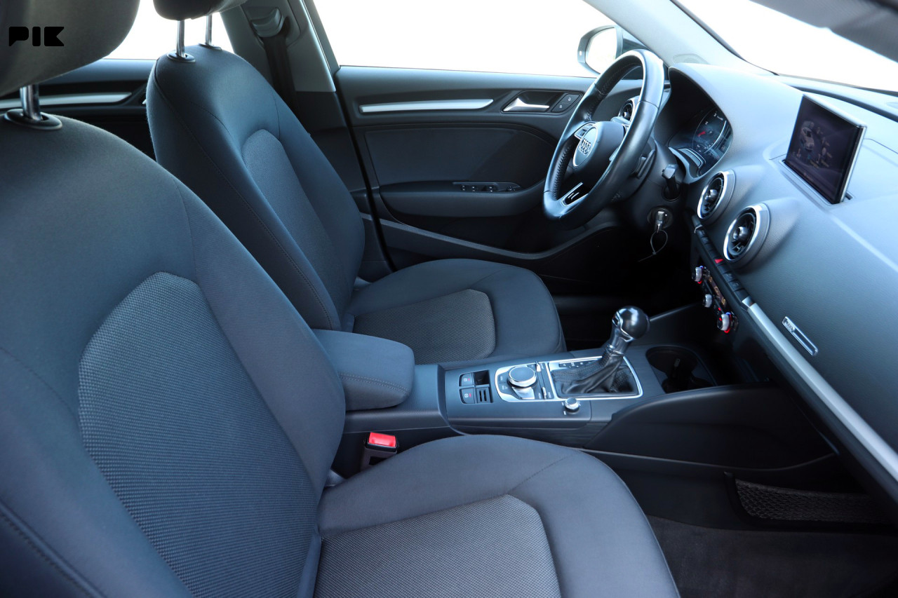 Audi A3 Limuzina 30 TDI S-Tronic Business Line