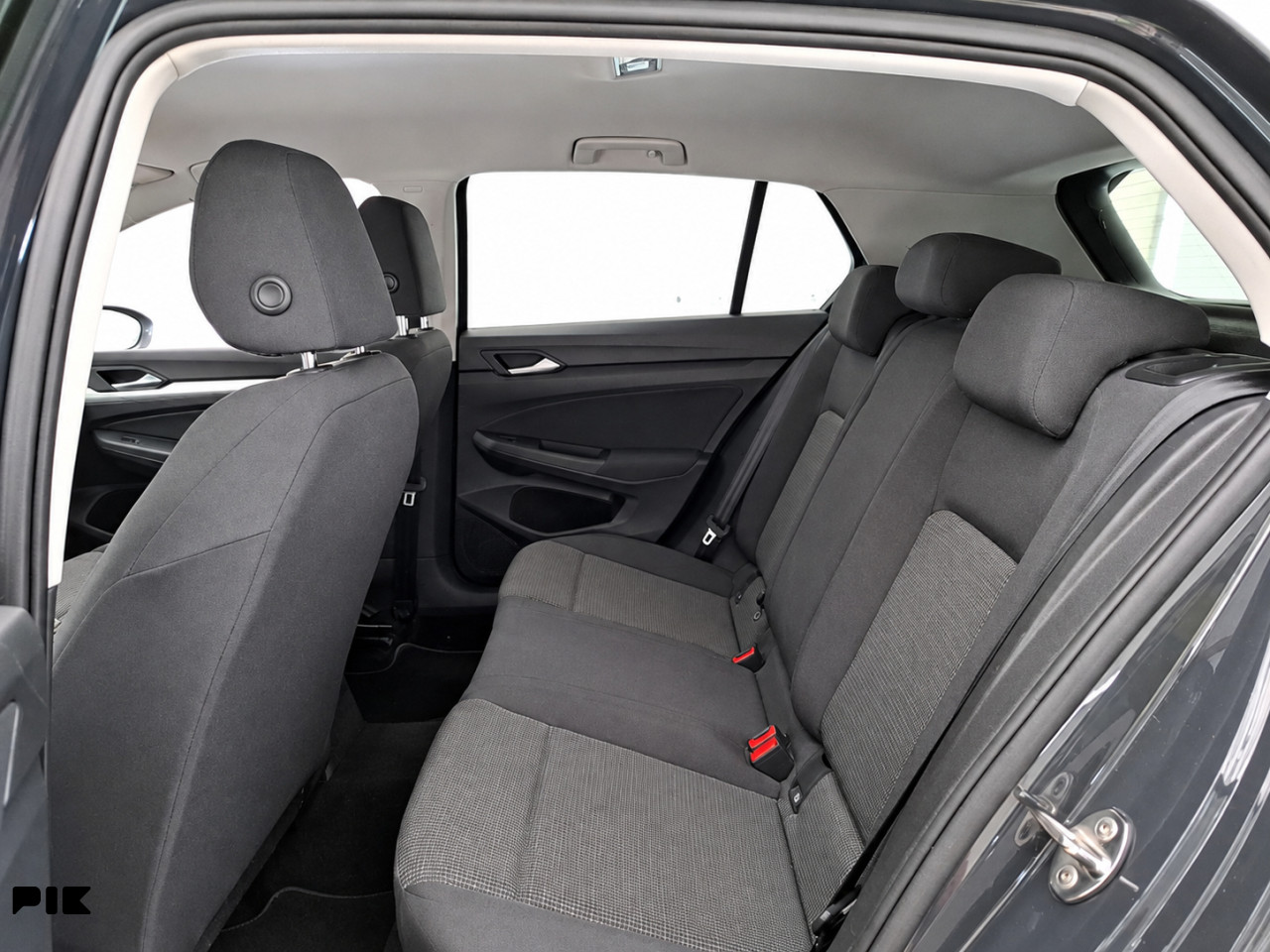 Volkswagen Golf VIII 2.0 TDI VIRTUAL COCKPIT -Full LED-