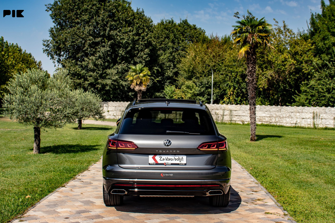 Volkswagen Touareg 3.0 TDI 4Motion R-Line LUFTFEDERUNG Panorama