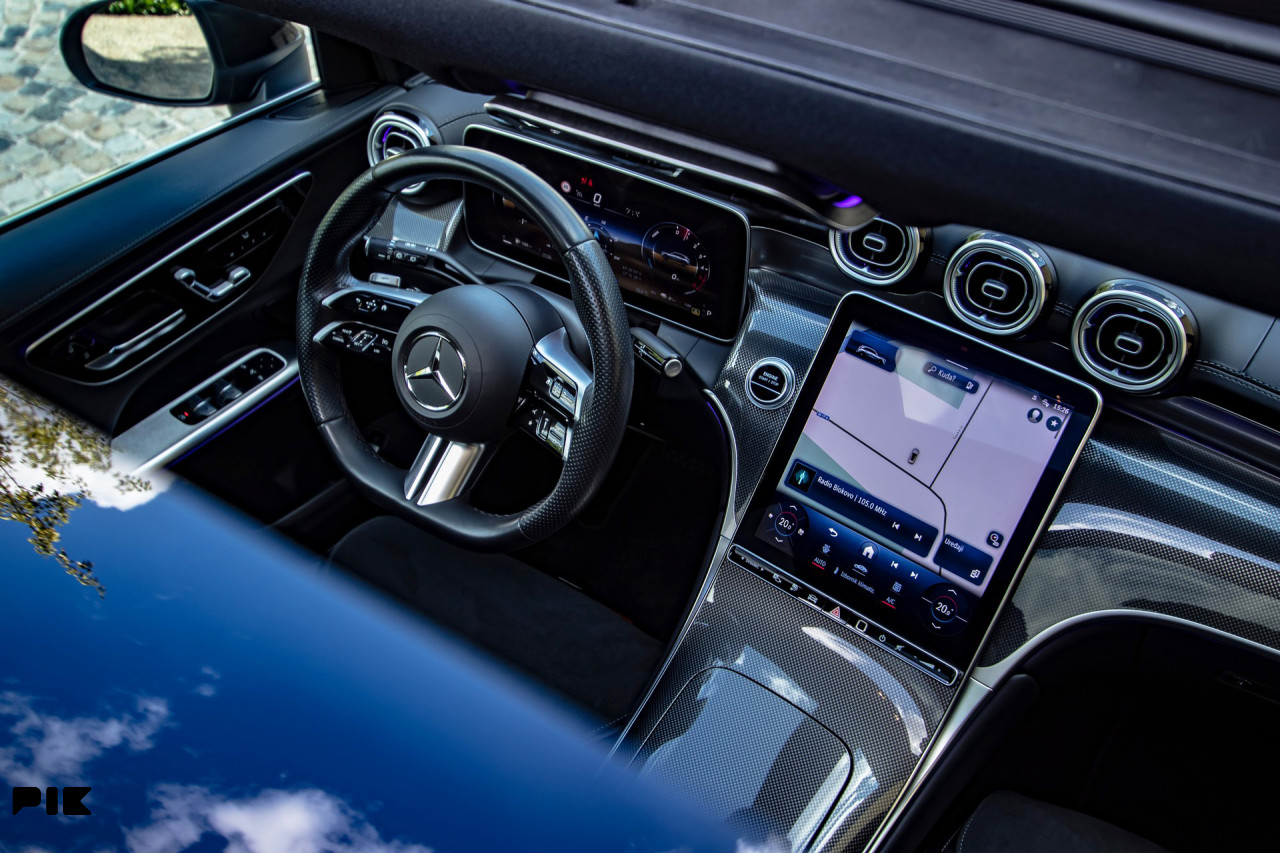 Mercedes GLC 300 de 4Matic AMG DIGITAL Panorama 333 KS Novi model
