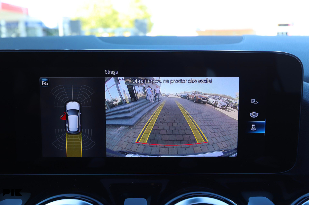 Mercedes GLA 200 D DCT 8G-Tronic STYLE Panorama -Full LED-