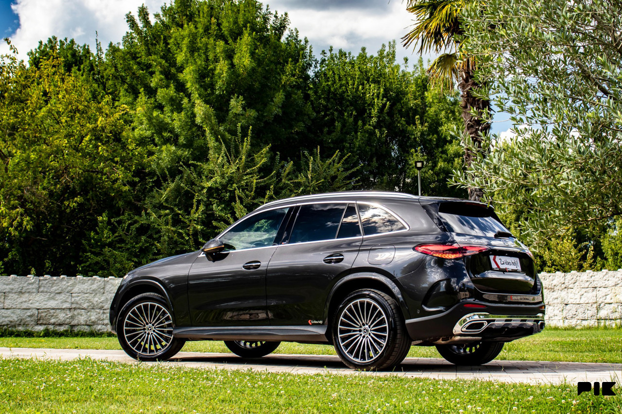 Mercedes GLC 300 de 4Matic AMG DIGITAL Panorama 333 KS Novi model