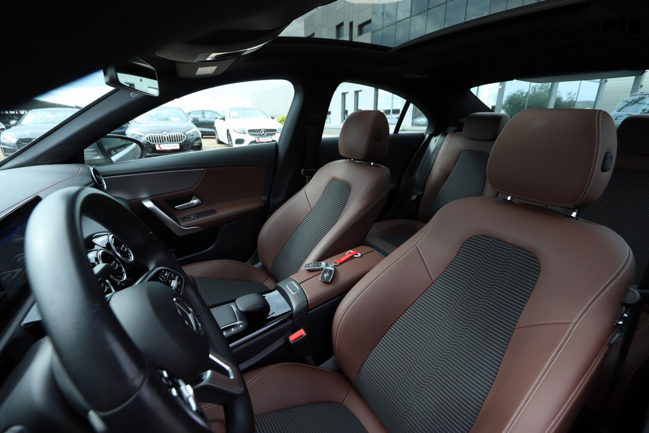 Mercedes CLA 180 D Speedshift 8G-Tronic URBAN Panorama -Full LED-