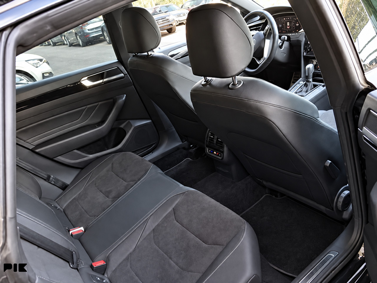 VW Arteon 2.0 TDI DSG R-Line R-Line VIRTUAL COCKPIT -IQ.LIGHT-