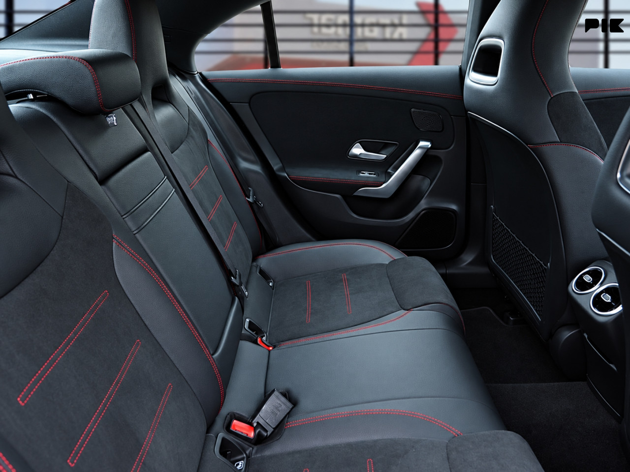 Mercedes CLA 180 D 7G-Tronic AMG Line -Full LED-