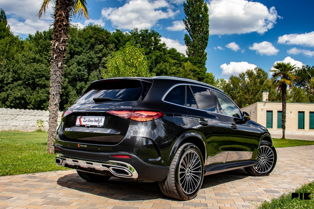 Mercedes GLC 300 de 4Matic AMG DIGITAL Panorama 333 KS Novi model