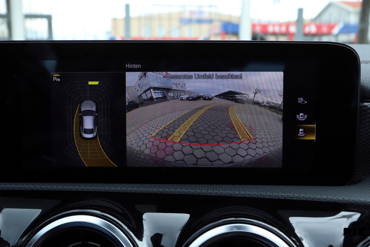 Mercedes CLA 180 D Speedshift 8G-Tronic URBAN Panorama -Full LED-
