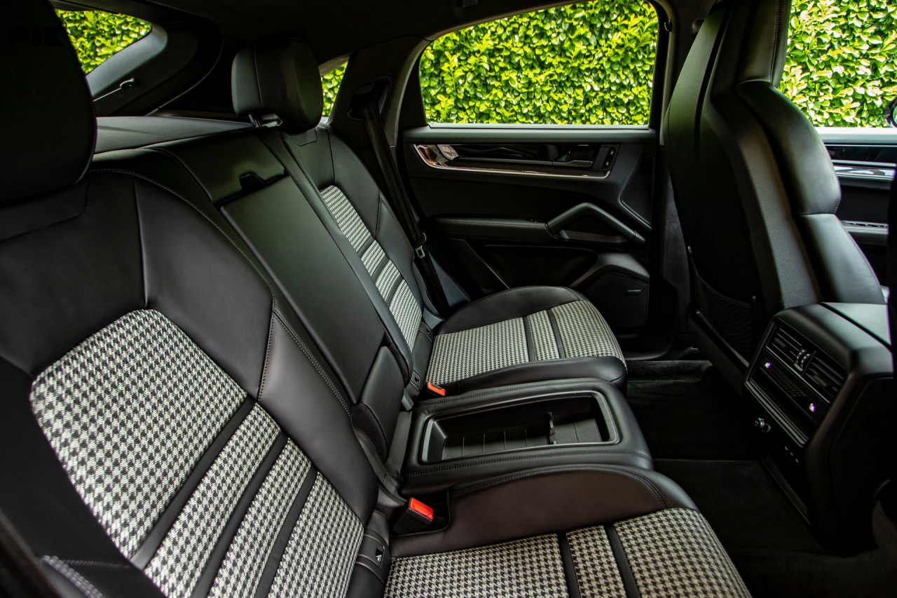 Porsche Cayenne E-Hybrid Coupe Carbon MATRIX LED 470 KS -FACELIFT