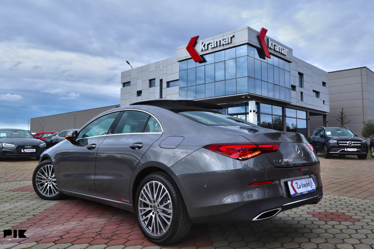 Mercedes CLA 180 D Speedshift 8G-Tronic URBAN Panorama -Full LED-
