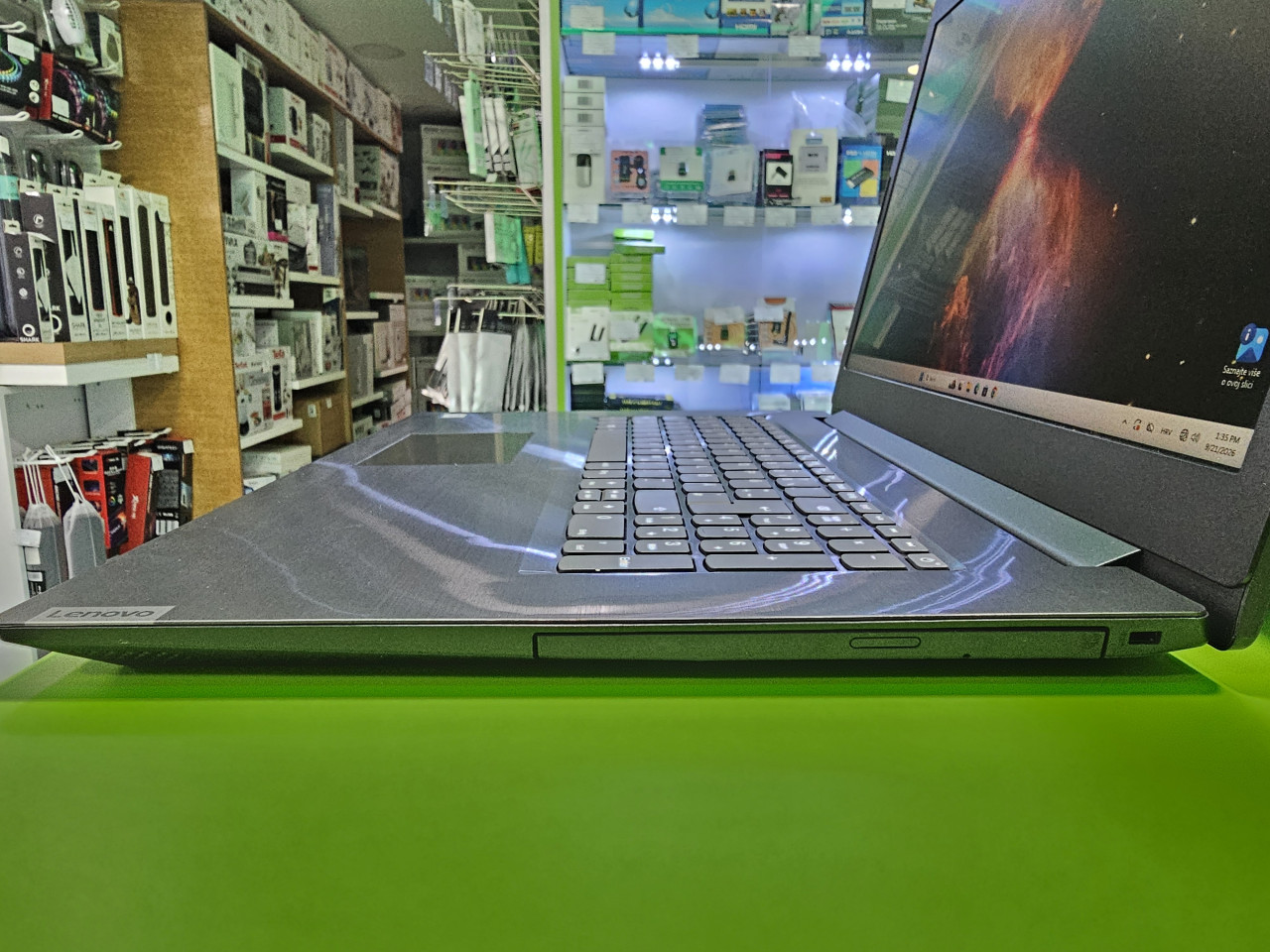 Laptop Lenovo V340 17,3" Intel i5 8250U /16GB/SSD 250GB