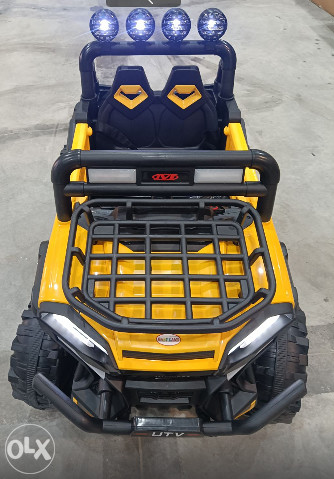 AUTO NA BATERIJE 8869-B-Y-R