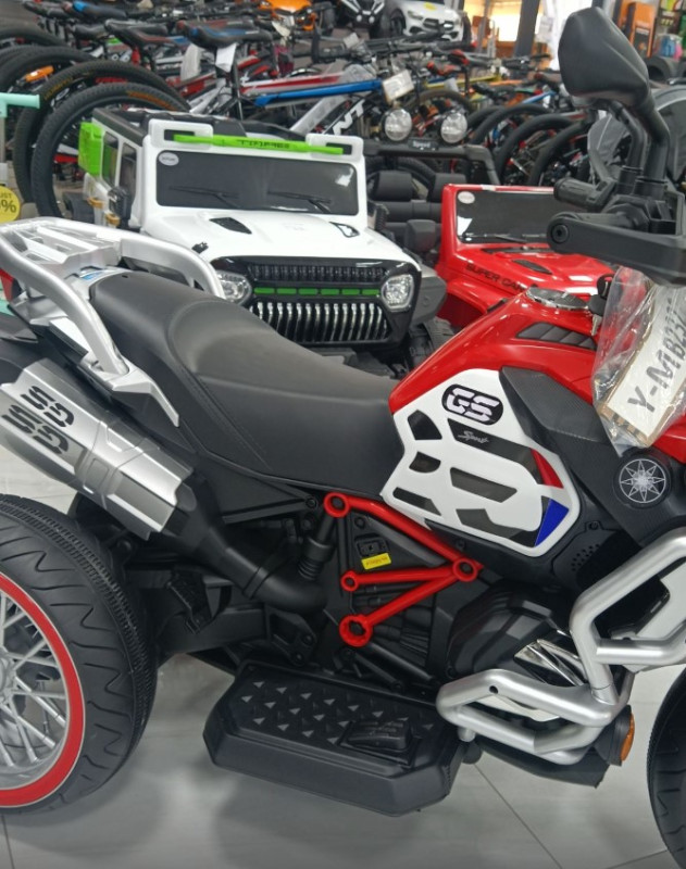 AUTO NA BATERIJE MB 2322-R