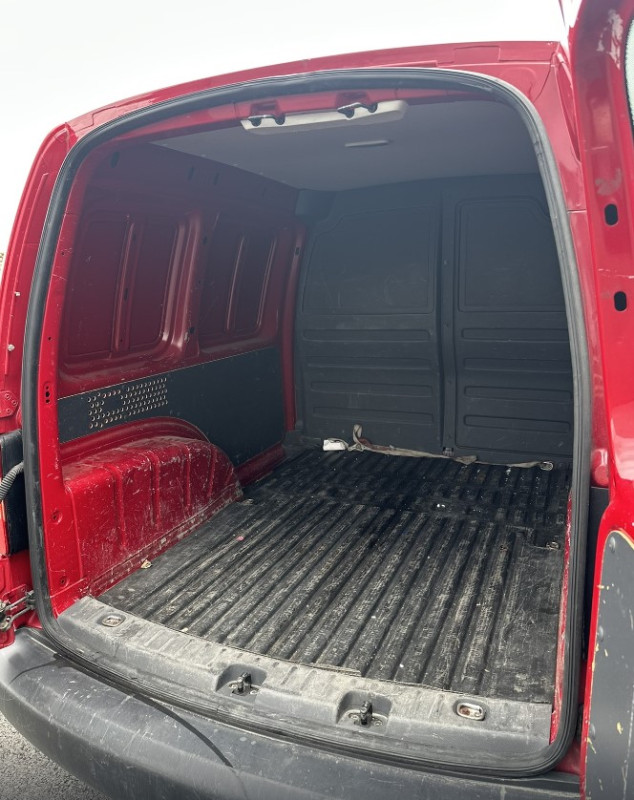 VOLKSWAGEN CADDY -TERETNO VOZILO