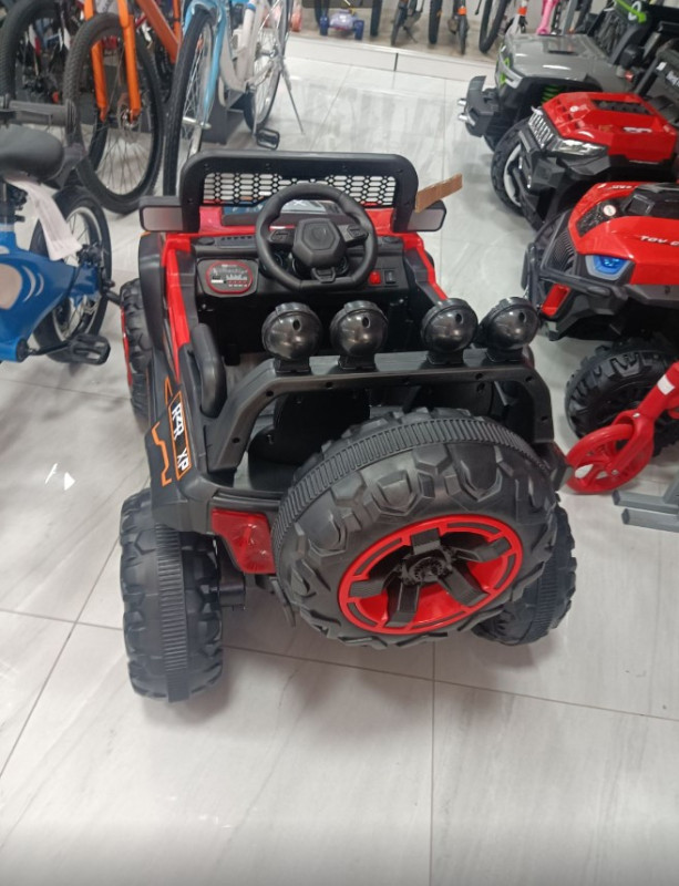 AUTO NA BATERIJE MB 5561