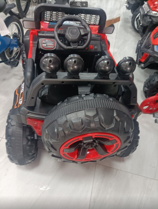 AUTO NA BATERIJE MB 5561