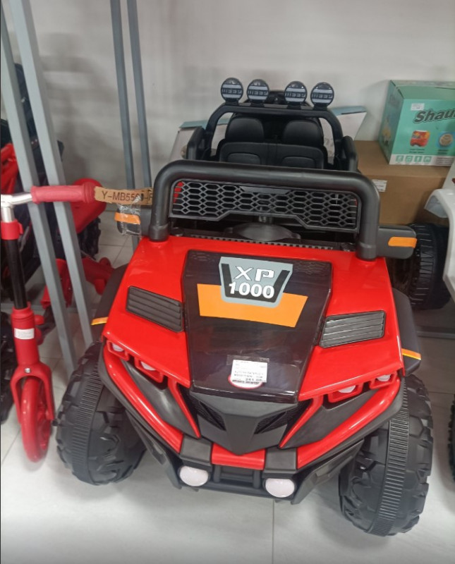 AUTO NA BATERIJE MB 5561
