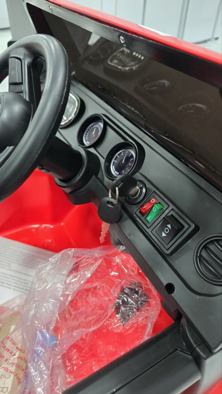AUTO NA BATERIJE Y-MB937