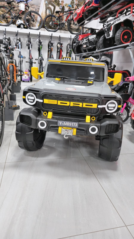 AUTO NA BATERIJE Y-MB9173-R/S/B/W