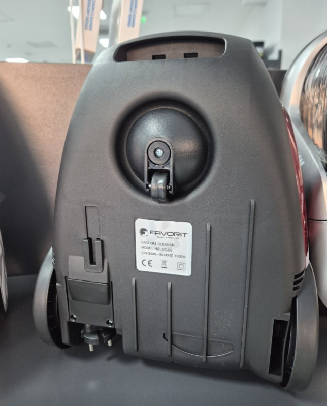 USISIVAC FAVORIT VC-09