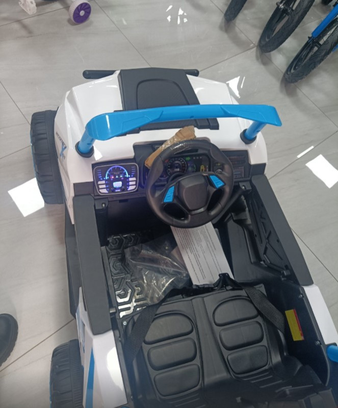 AUTO NA BATERIJE MB 8016 R/K/W