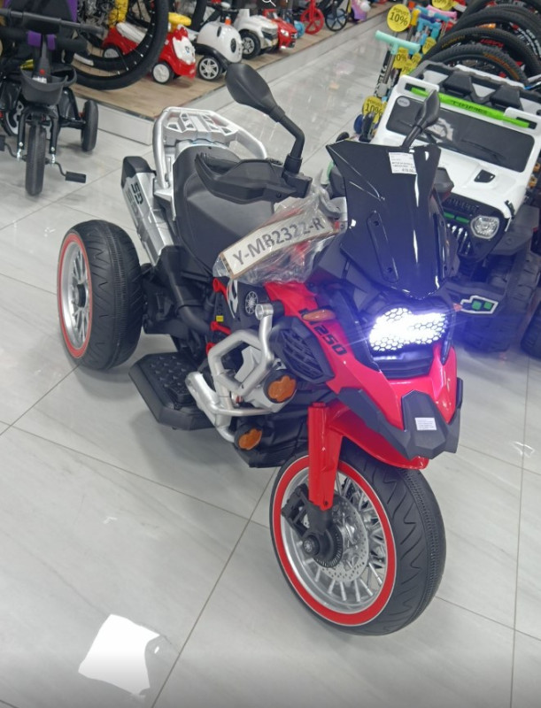 AUTO NA BATERIJE MB 2322-R