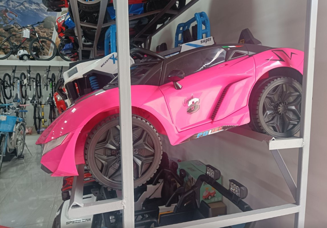 AUTO NA BATERIJE MB 790P