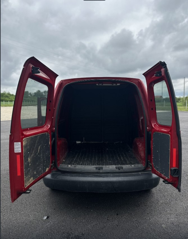 VOLKSWAGEN CADDY -TERETNO VOZILO