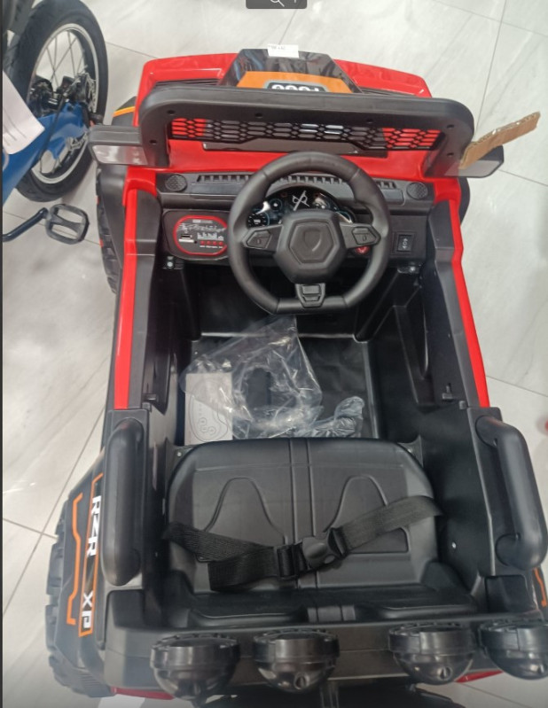 AUTO NA BATERIJE MB 5561