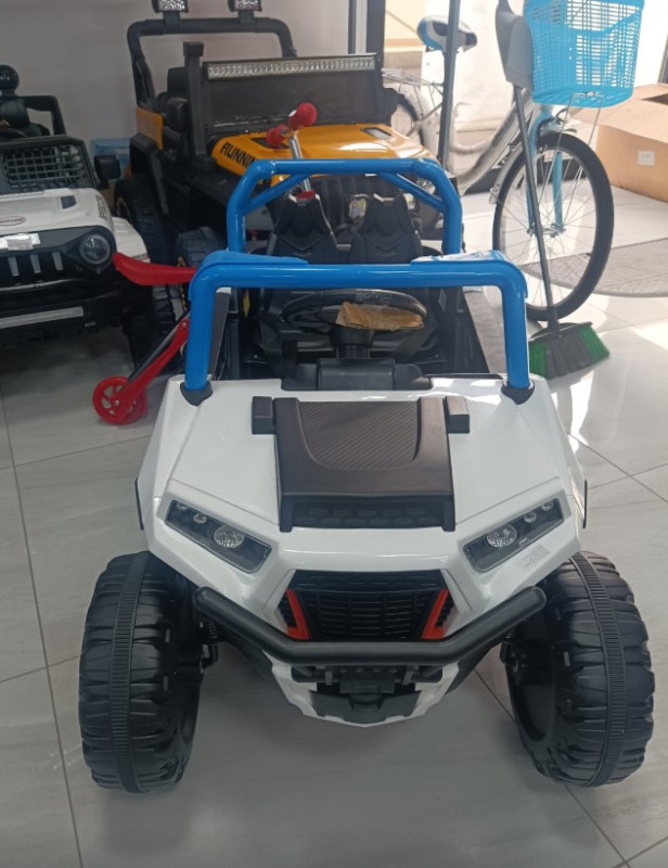 AUTO NA BATERIJE MB 8016 R/K/W