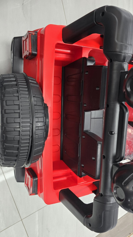 AUTO NA BATERIJE Y-MB937