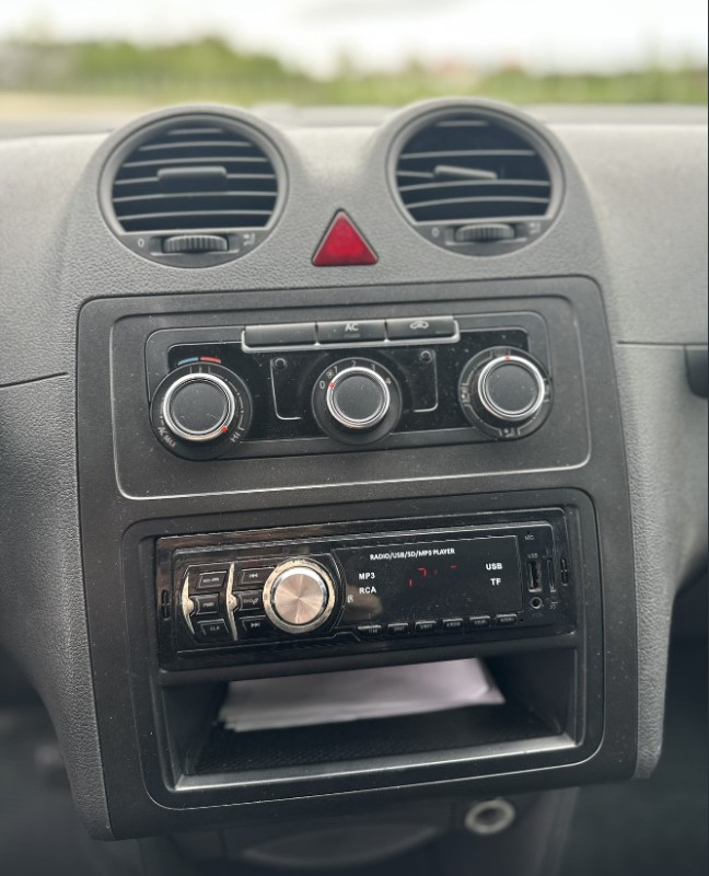 VOLKSWAGEN CADDY -TERETNO VOZILO
