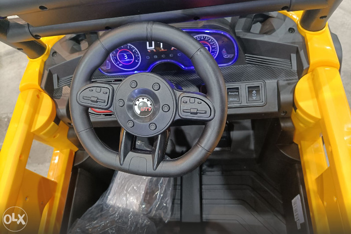 AUTO NA BATERIJE 8869-B-Y-R