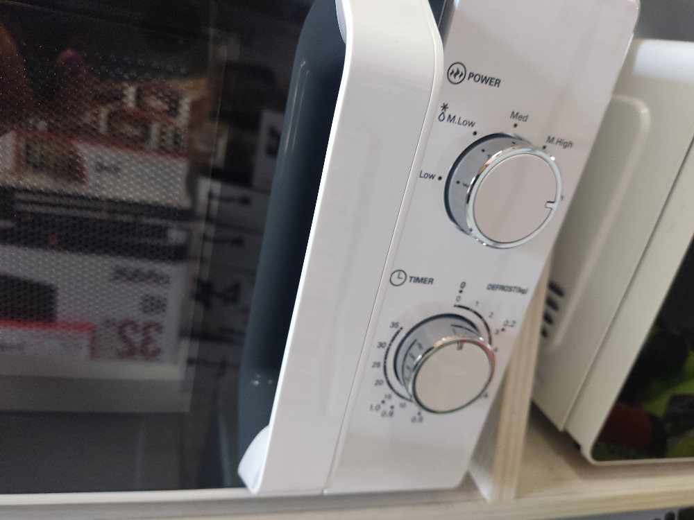 MIKROTALASNA FAVORIT MW-20W