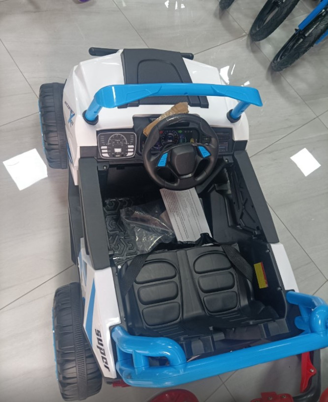 AUTO NA BATERIJE MB 8016 R/K/W