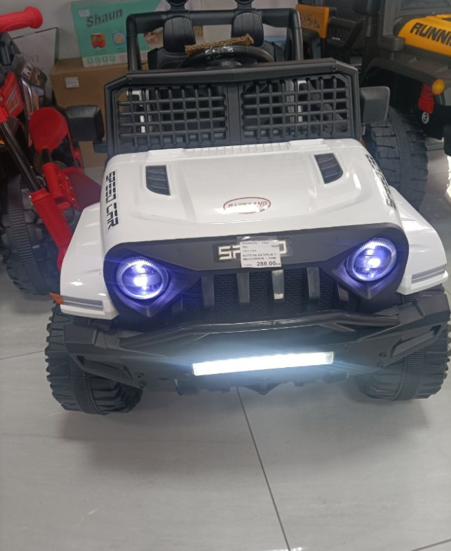 AUTO NA BATERIJE MB 1313 R/W