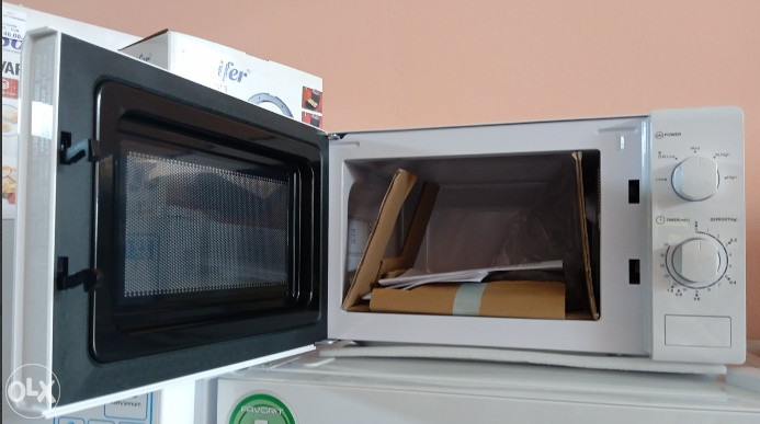 MIKROTALASNA FAVORIT MW-20W